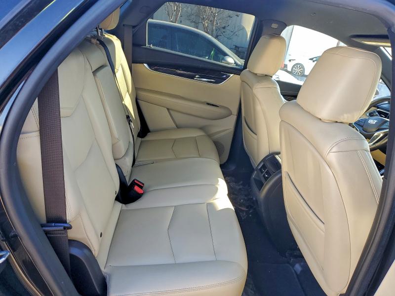 Фото 10 - CADILLAC XT5