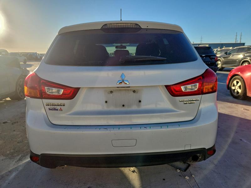 Фото 6 - MITSUBISHI OUTLANDER