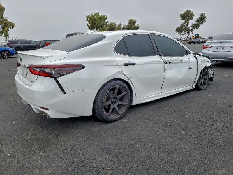 Фото 3 - TOYOTA CAMRY