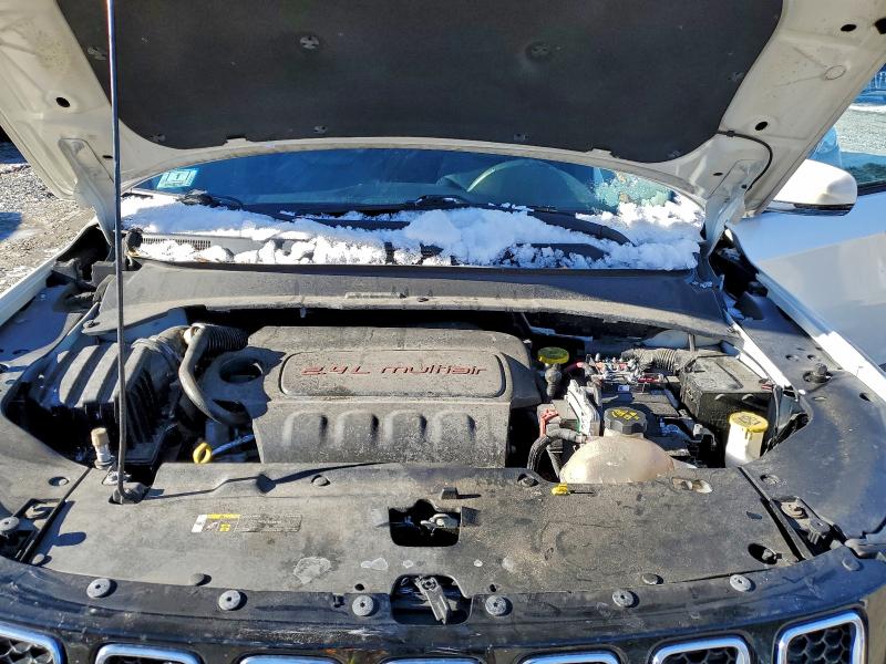 Фото 12 - JEEP COMPASS