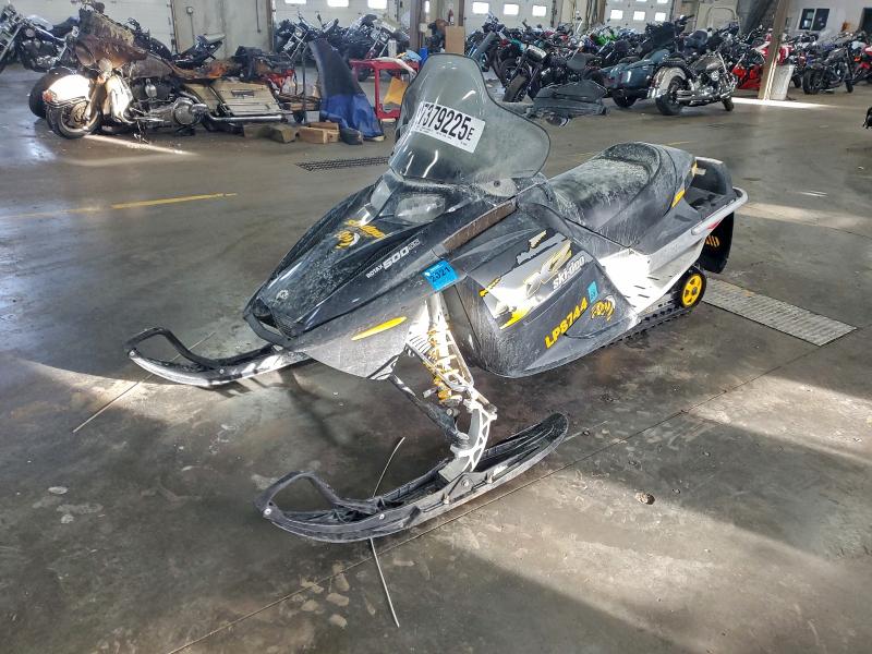 SKI-DOO SNOWMOBILE 2006