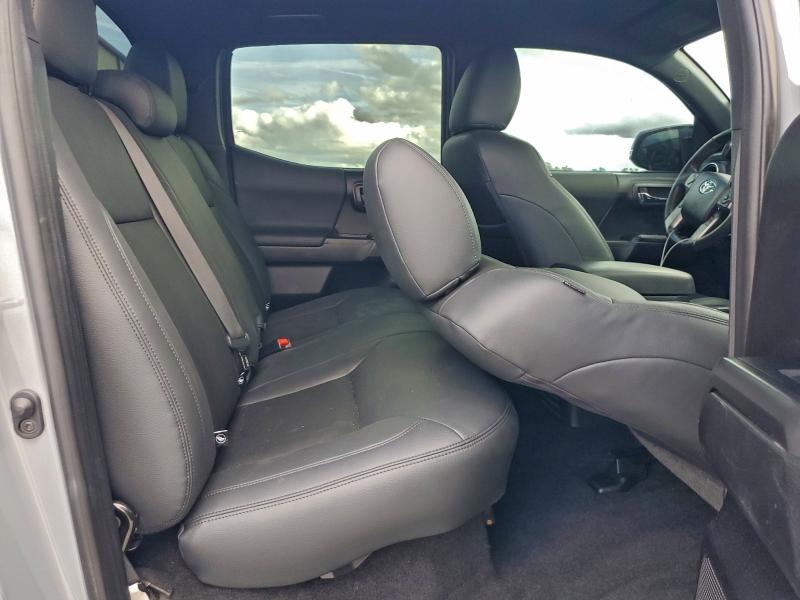 Фото 10 - TOYOTA TACOMA