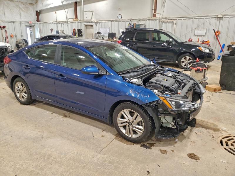 Фото 4 - HYUNDAI ELANTRA