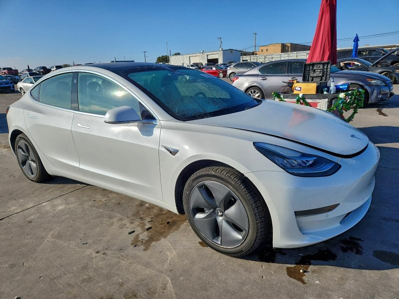 Фото 4 - TESLA MODEL 3