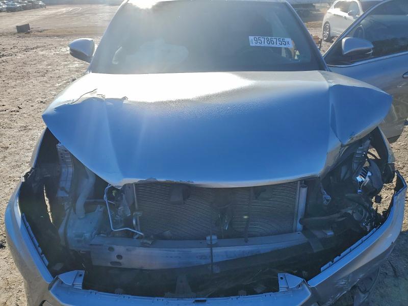 Фото 12 - TOYOTA HIGHLANDER