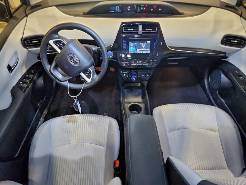 Фото 8 - TOYOTA PRIUS