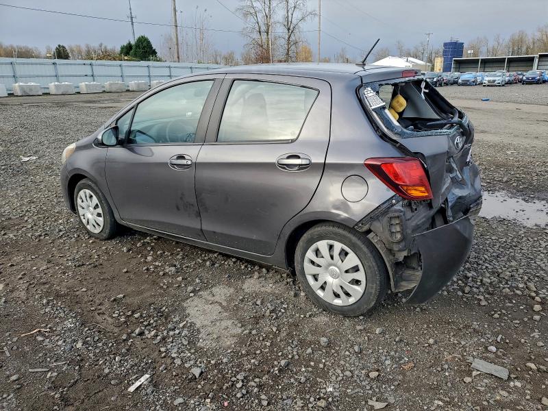 Фото 2 - TOYOTA YARIS