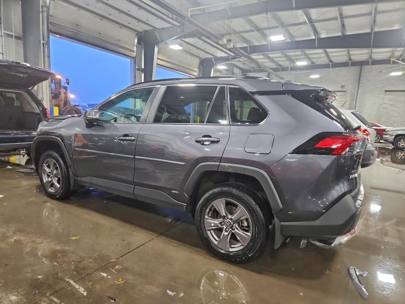 Фото 2 - TOYOTA RAV4