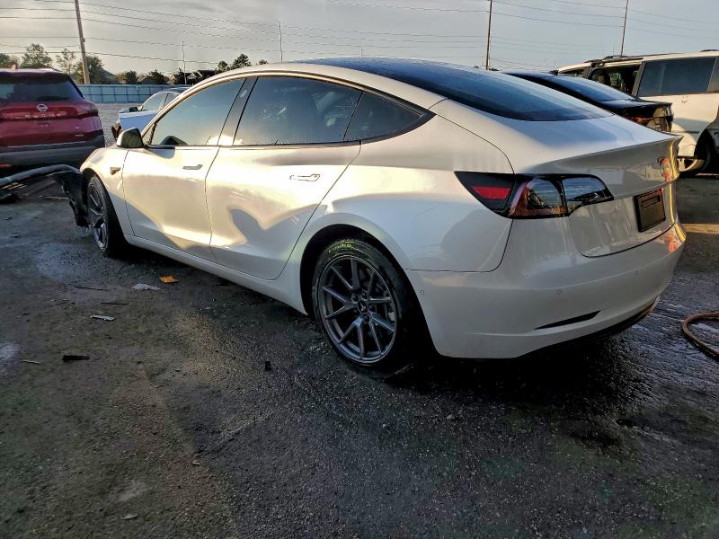 Фото 2 - TESLA MODEL 3