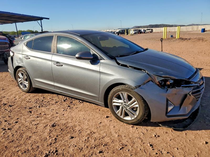 Фото 4 - HYUNDAI ELANTRA