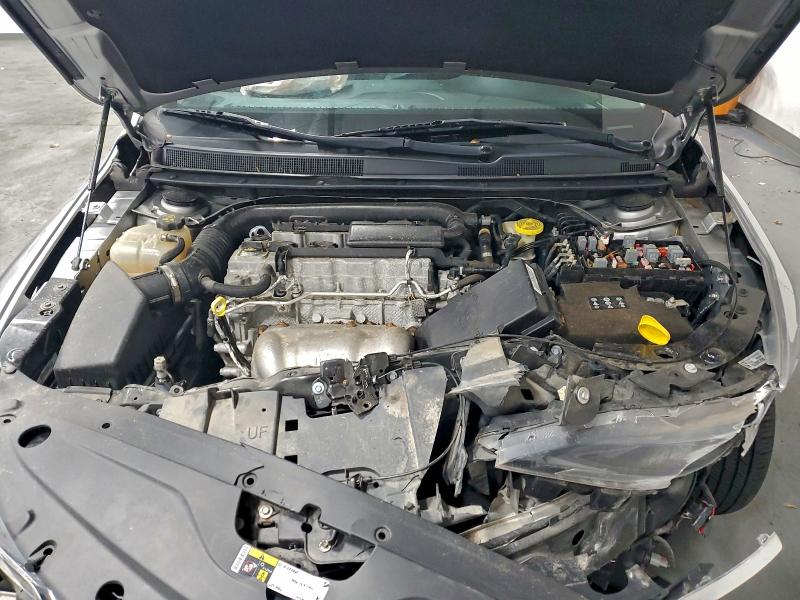 Фото 11 - CHRYSLER 200