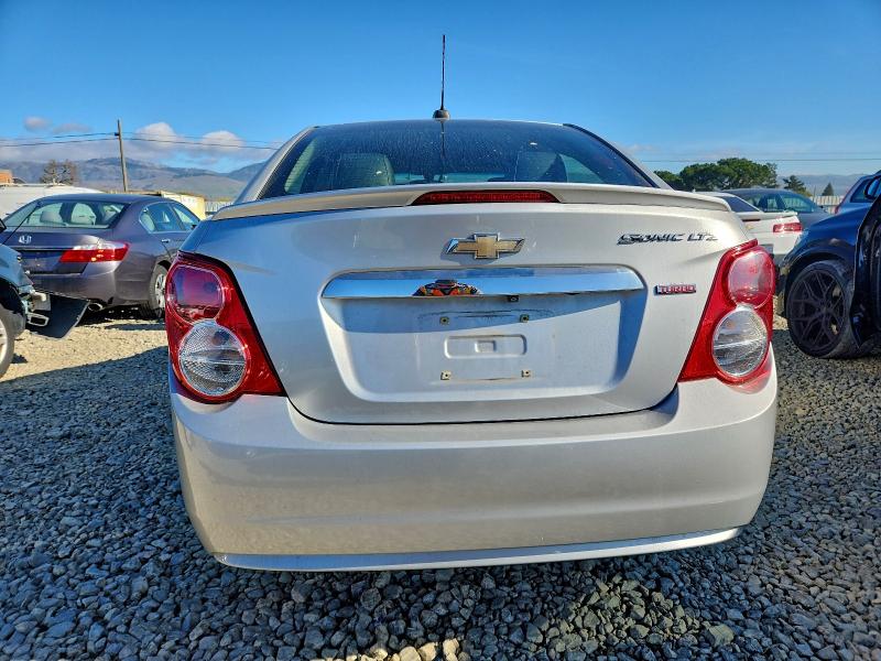 Фото 6 - CHEVROLET SONIC