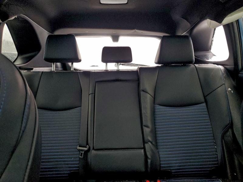 Фото 10 - TOYOTA RAV4