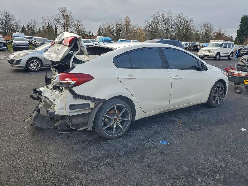 Фото 3 - KIA FORTE