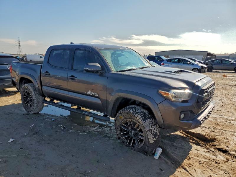 Фото 4 - TOYOTA TACOMA
