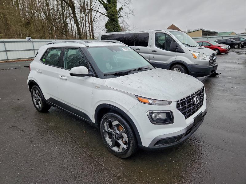 Фото 4 - HYUNDAI VENUE