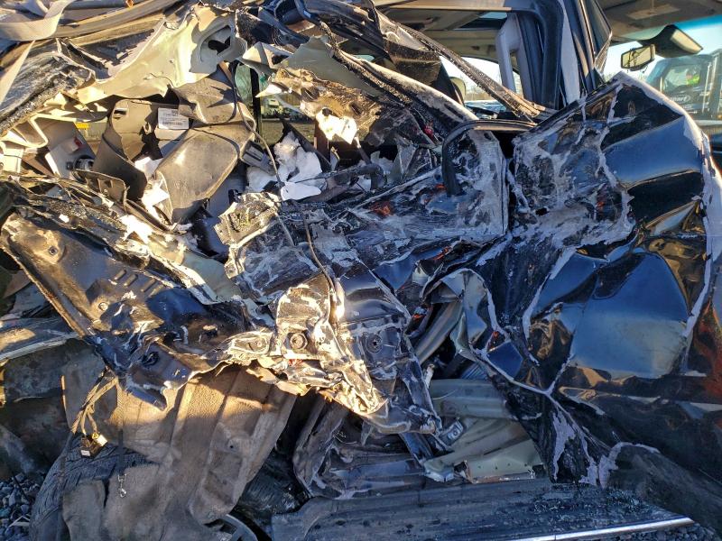 Фото 10 - GMC YUKON