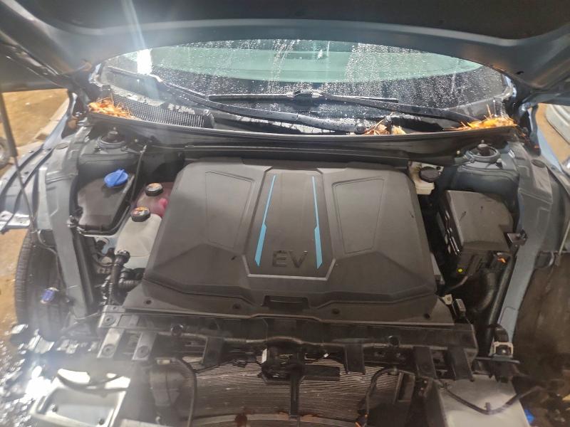 Фото 12 - HYUNDAI IONIQ