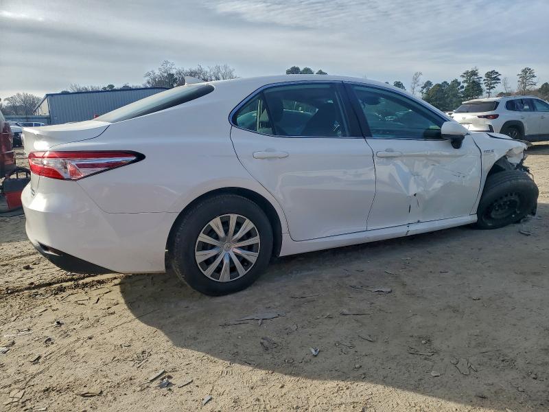 Фото 3 - TOYOTA CAMRY