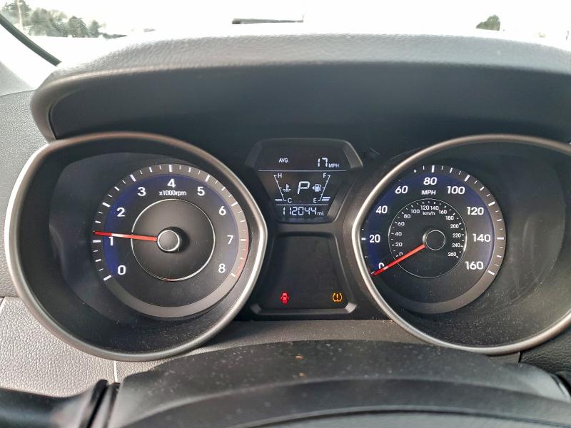 Фото 9 - HYUNDAI ELANTRA