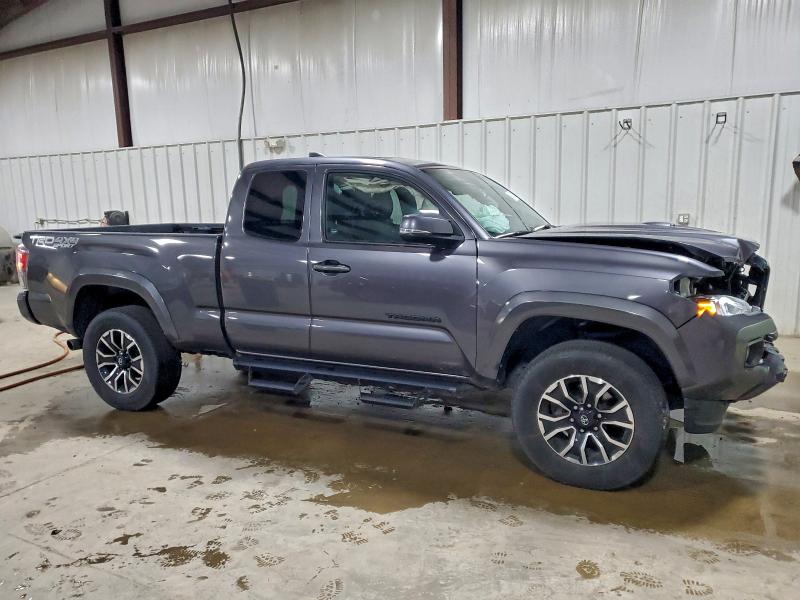 Фото 4 - TOYOTA TACOMA