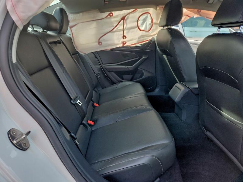 Фото 10 - VOLKSWAGEN JETTA