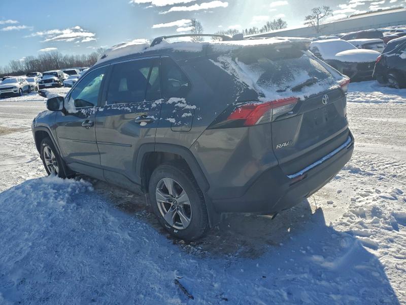 Фото 2 - TOYOTA RAV4