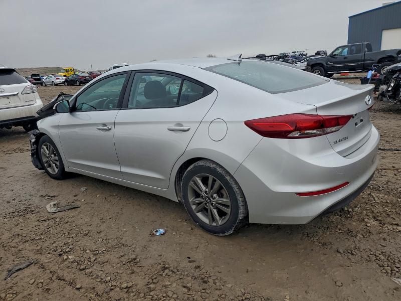 Фото 2 - HYUNDAI ELANTRA