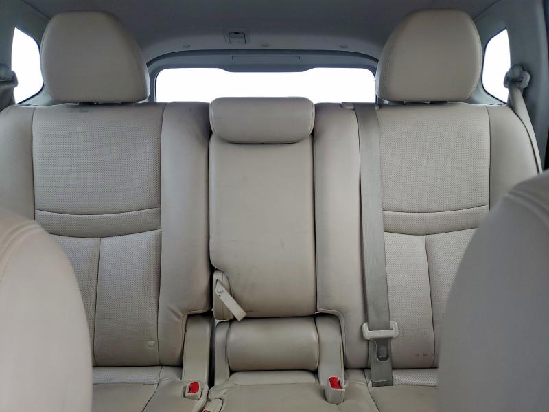 Фото 10 - NISSAN ROGUE