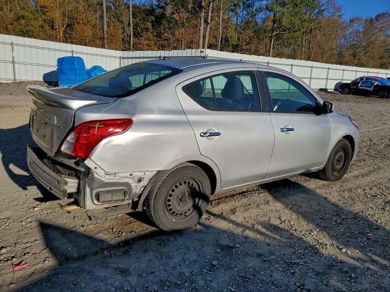 Фото 3 - NISSAN VERSA