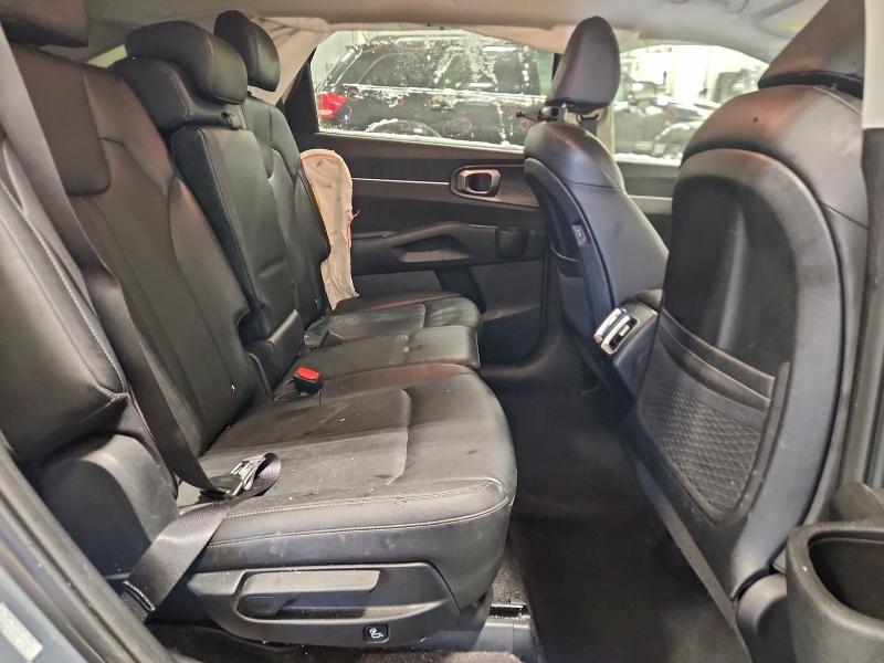 Фото 11 - KIA SORENTO