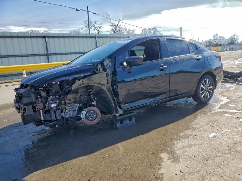 Фото 1 - NISSAN VERSA