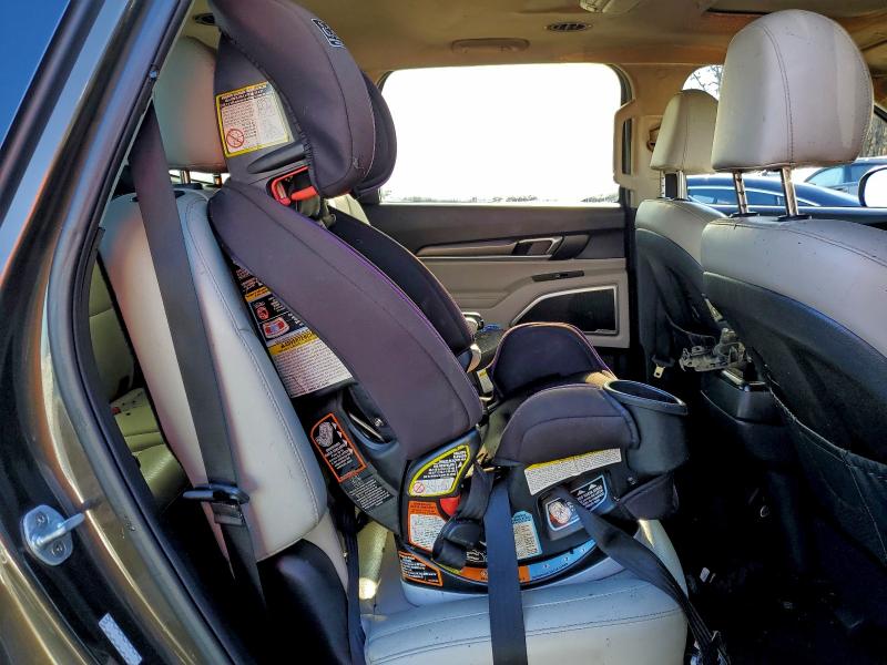 Фото 10 - KIA TELLURIDE