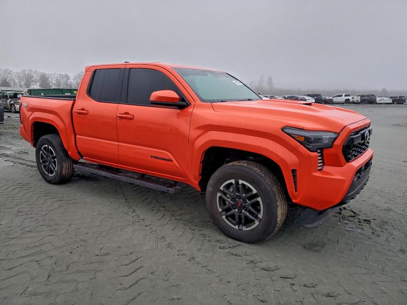 Фото 4 - TOYOTA TACOMA