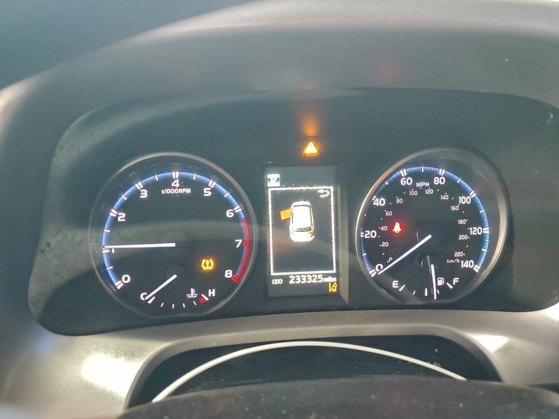 Фото 9 - TOYOTA RAV4