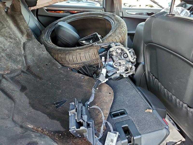 Фото 10 - PORSCHE MACAN