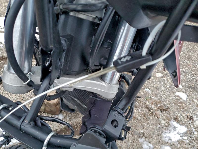 SUZUKI CYCLE DL 2015