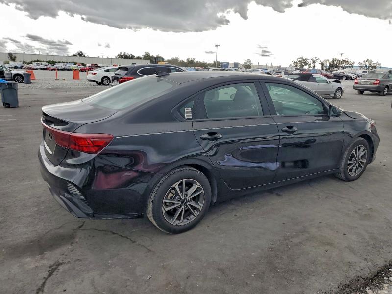 Фото 3 - KIA FORTE