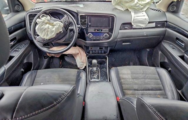 Фото 8 - MITSUBISHI OUTLANDER