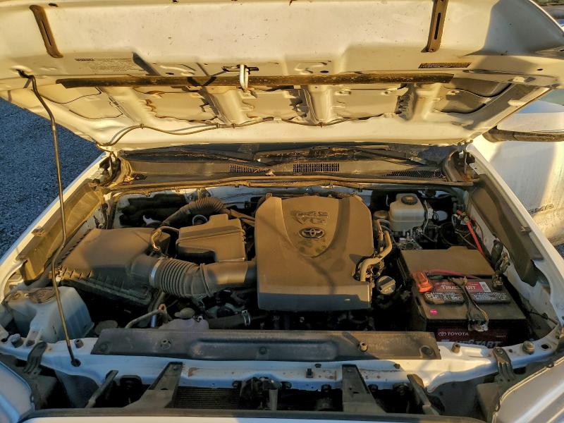 Фото 12 - TOYOTA TACOMA