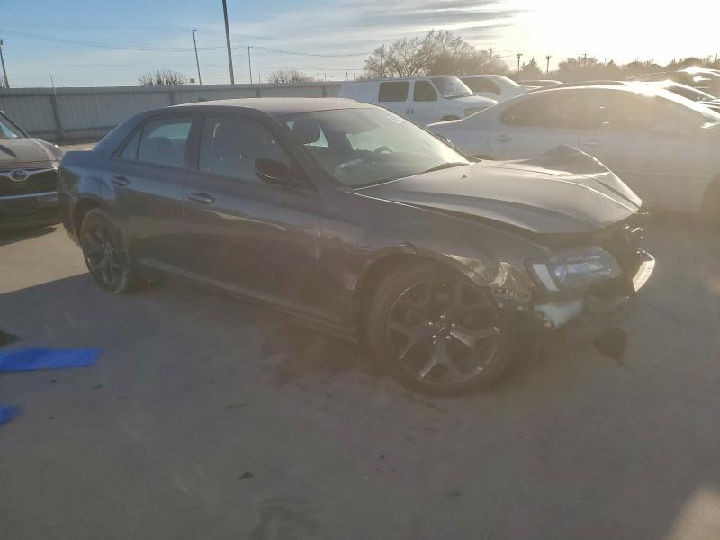 Фото 4 - CHRYSLER 300