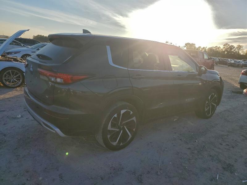 Фото 3 - MITSUBISHI OUTLANDER