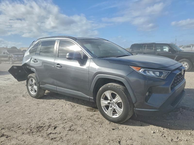 Фото 4 - TOYOTA RAV4