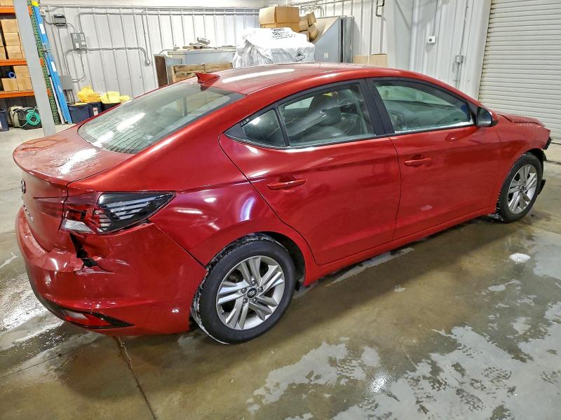 Фото 3 - HYUNDAI ELANTRA