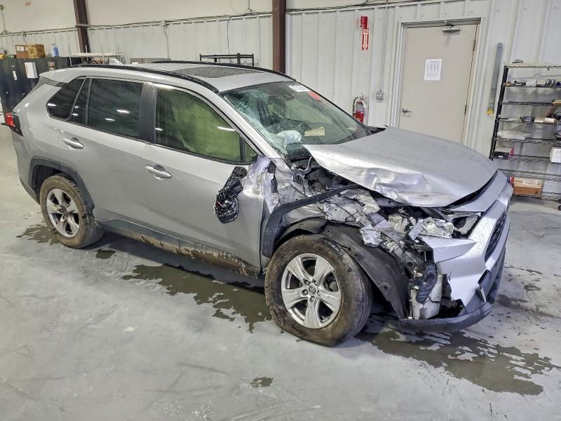 Фото 4 - TOYOTA RAV4