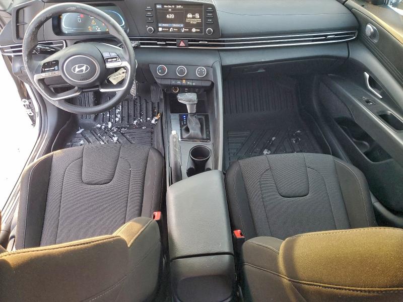 Фото 8 - HYUNDAI ELANTRA