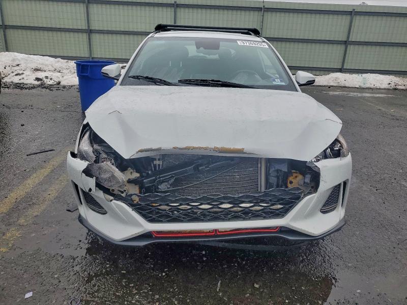 Фото 5 - HYUNDAI VELOSTER