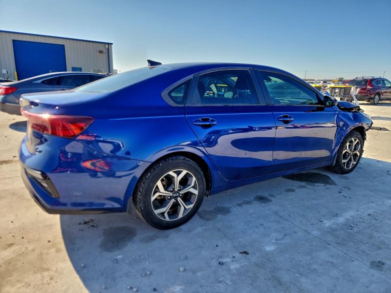 Фото 3 - KIA FORTE