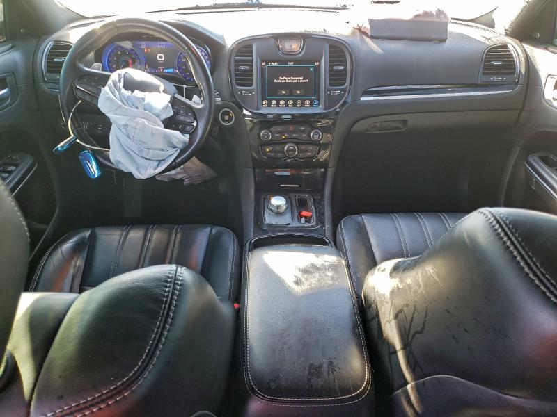 Фото 8 - CHRYSLER 300