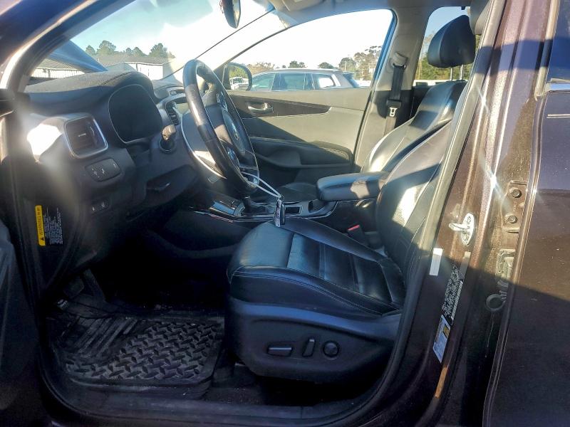 Фото 7 - KIA SORENTO